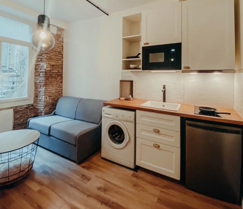 Architecte d'intérieur spécialisé dans la rénovation et l'aménagement de studio à Toulouse. 