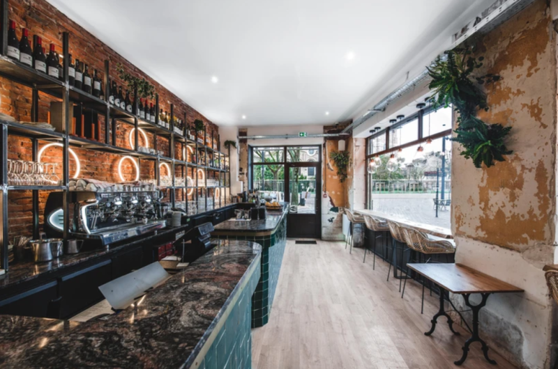 Création de mobilier sur-mesure pour rénovation de restaurants par un architecte d'intérieur à Toulouse. 