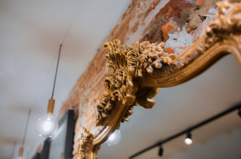 Où trouver un architecte d'intérieur spécialisé dans la rénovation sur-mesure de salon de coiffure haut de gamme. 