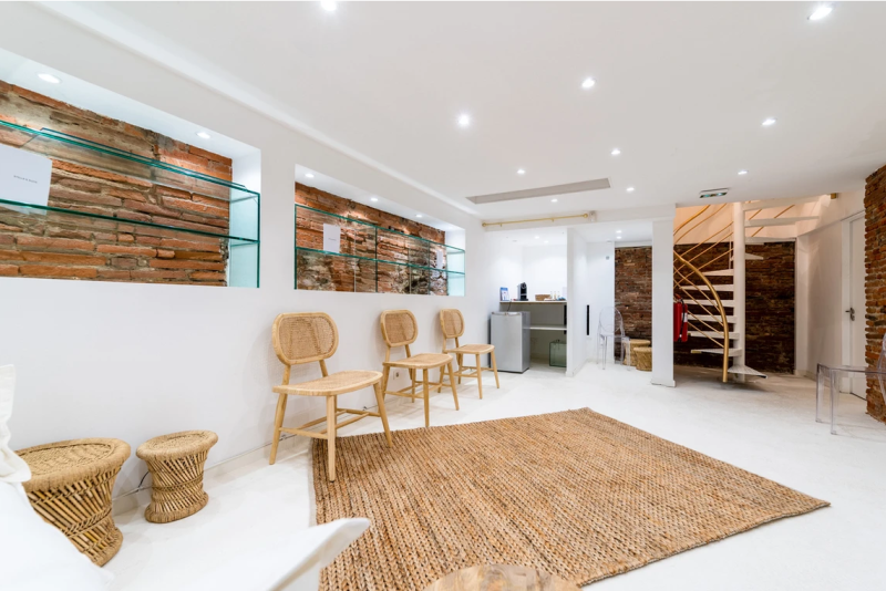 Contacter un architecte d'intérieur pour projet de rénovation d'une boutique à Toulouse. 
