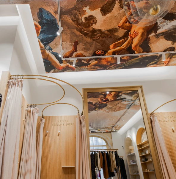 Contacter un architecte d'intérieur pour projet de rénovation de locaux professionnels à Bordeaux. 