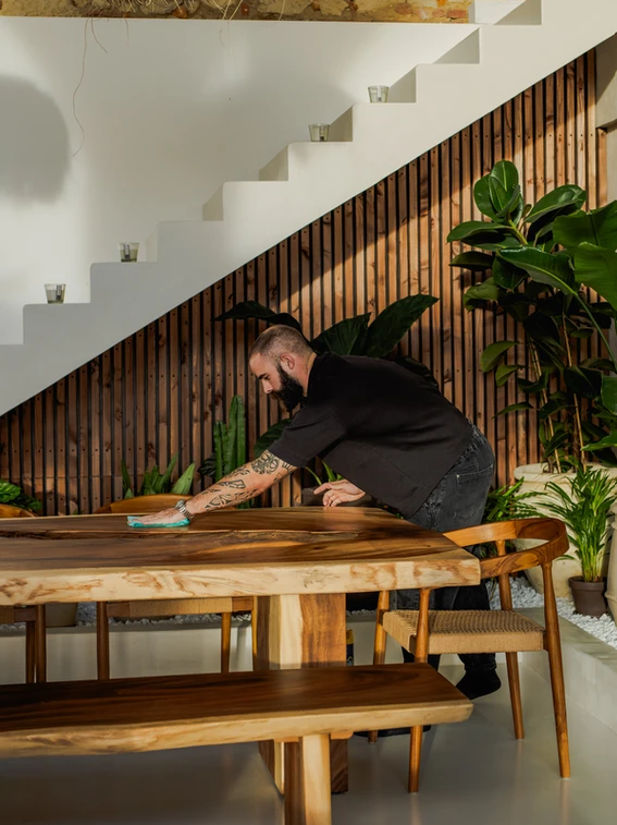 Rénovation et aménagement d'une grange de 350m2 en villa balinaise par un architecte d'intérieur dans les pyrénées. . 