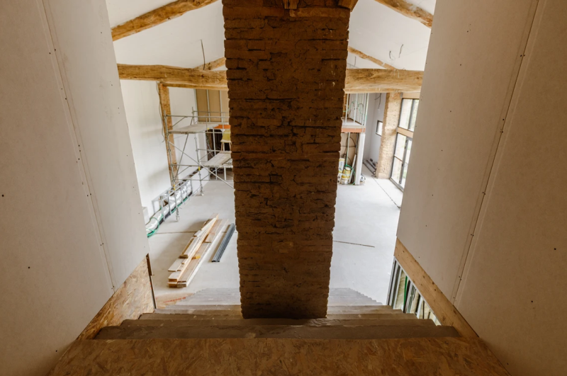 Projets particulier : rénovation totale d'une ancienne grange en une maison moderne haut de gamme. 