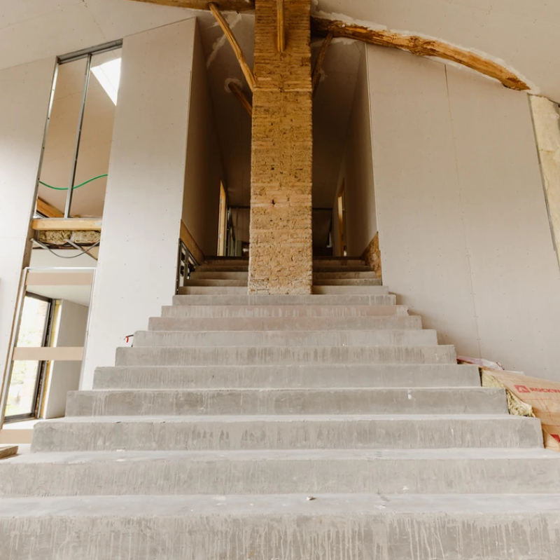 Trouver un architecte d'intérieur qui intervient dans les pyrénées pour la rénovation de grange, maison, studio, appartement. 