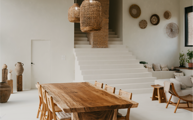 Faire appel à un architecte pour réhabiliter un corps de ferme en maison de caractère.