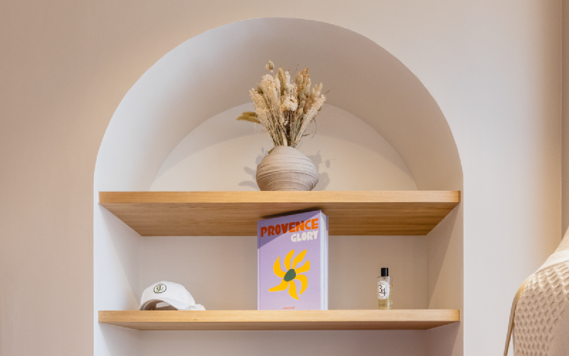 Trouver un architecte d'intérieur pour la rénovation totale de locaux professionnels à Aix-en-Provence. 
