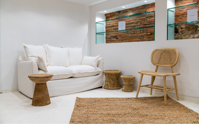 Architecture d'intérieur pour une boutique à Toulouse : un espace harmonieux et fonctionnel.