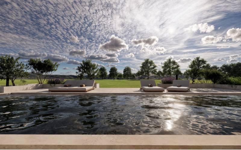 Maison gasconne rénovée : équilibre entre tradition et confort moderne.