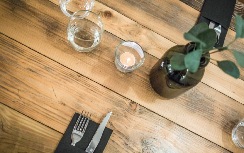 Optimisation de l'espace dans un restaurant rénové par un architecte d'intérieur à Toulouse